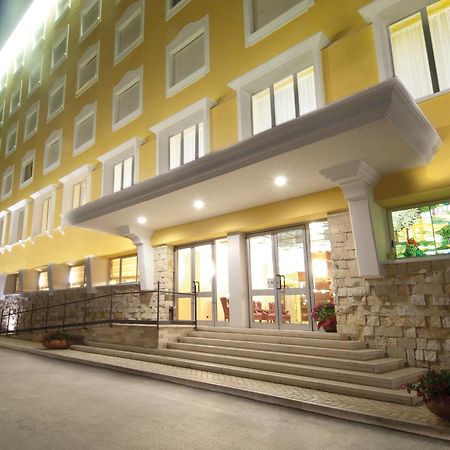 Complesso Termale Vescine Hotel Castelforte Buitenkant foto