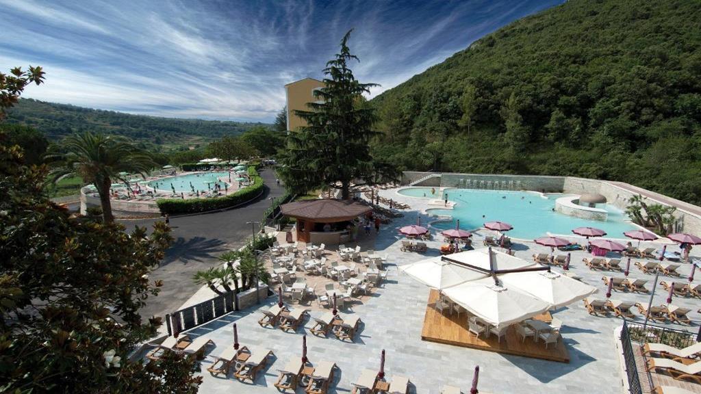 Complesso Termale Vescine Hotel Castelforte Buitenkant foto