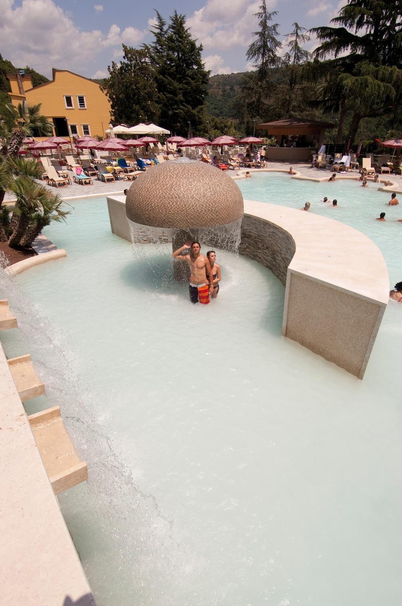 Complesso Termale Vescine Hotel Castelforte Buitenkant foto