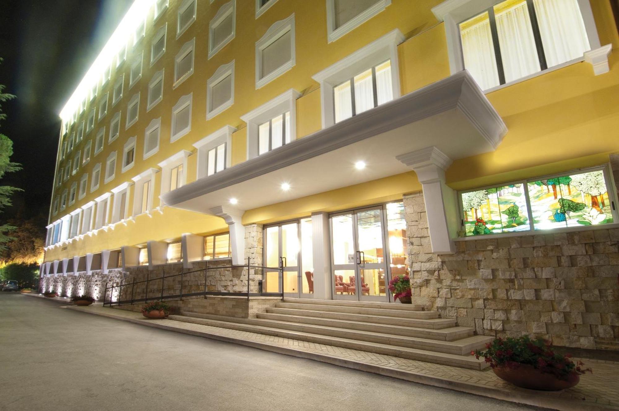 Complesso Termale Vescine Hotel Castelforte Buitenkant foto