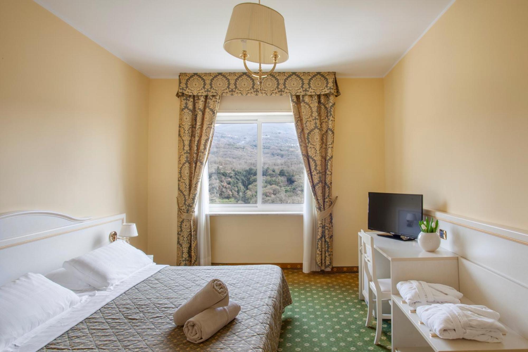 Complesso Termale Vescine Hotel Castelforte Buitenkant foto