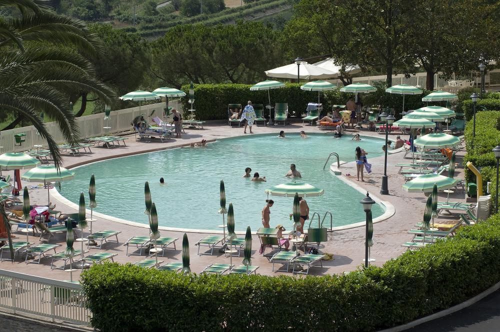 Complesso Termale Vescine Hotel Castelforte Buitenkant foto
